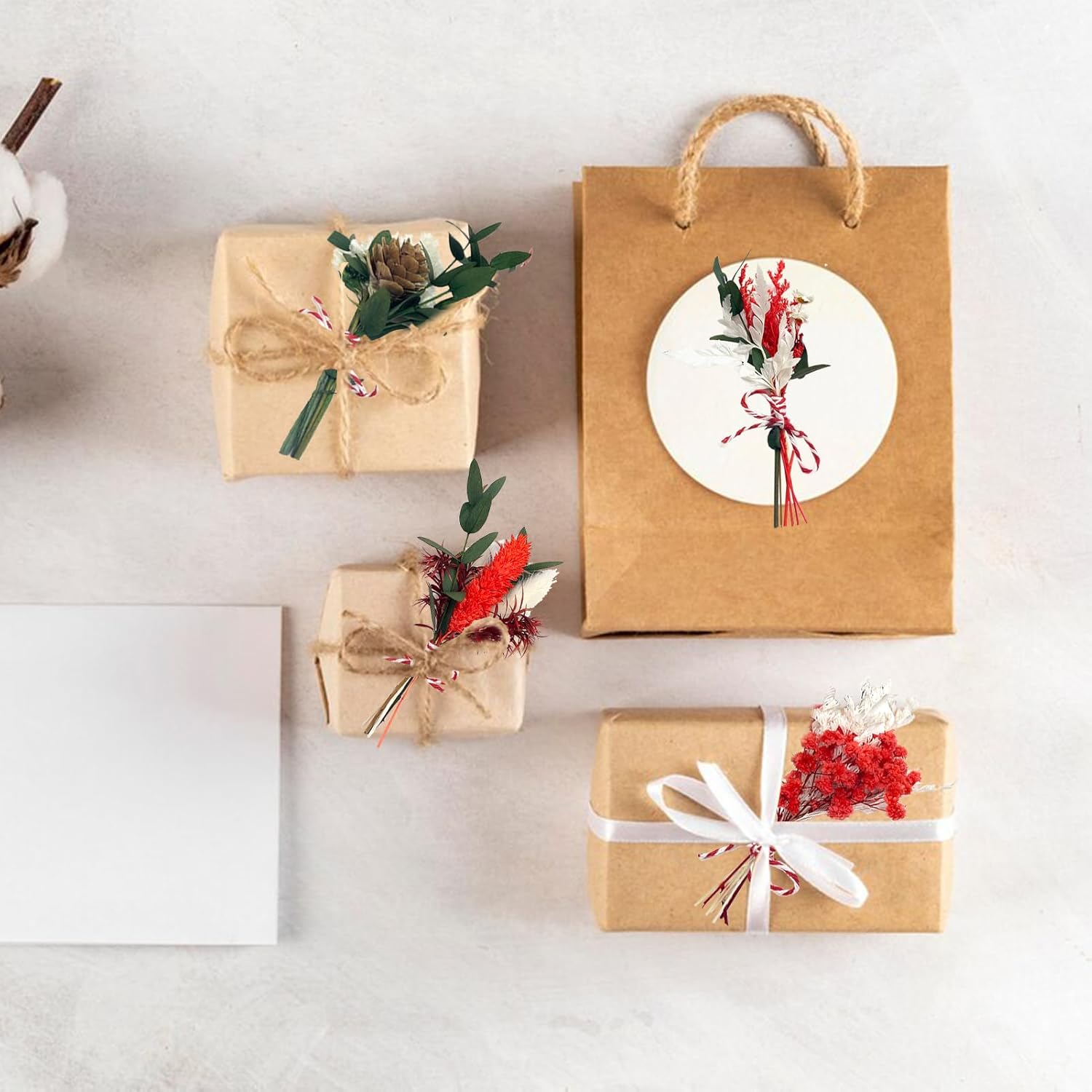 DULRLLY 10pcs Mini Dried Flower Bouquet Christmas Style A